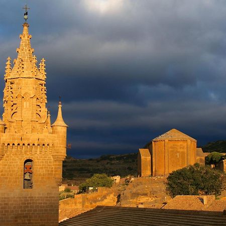 Apartamentos Uncastillo מראה חיצוני תמונה