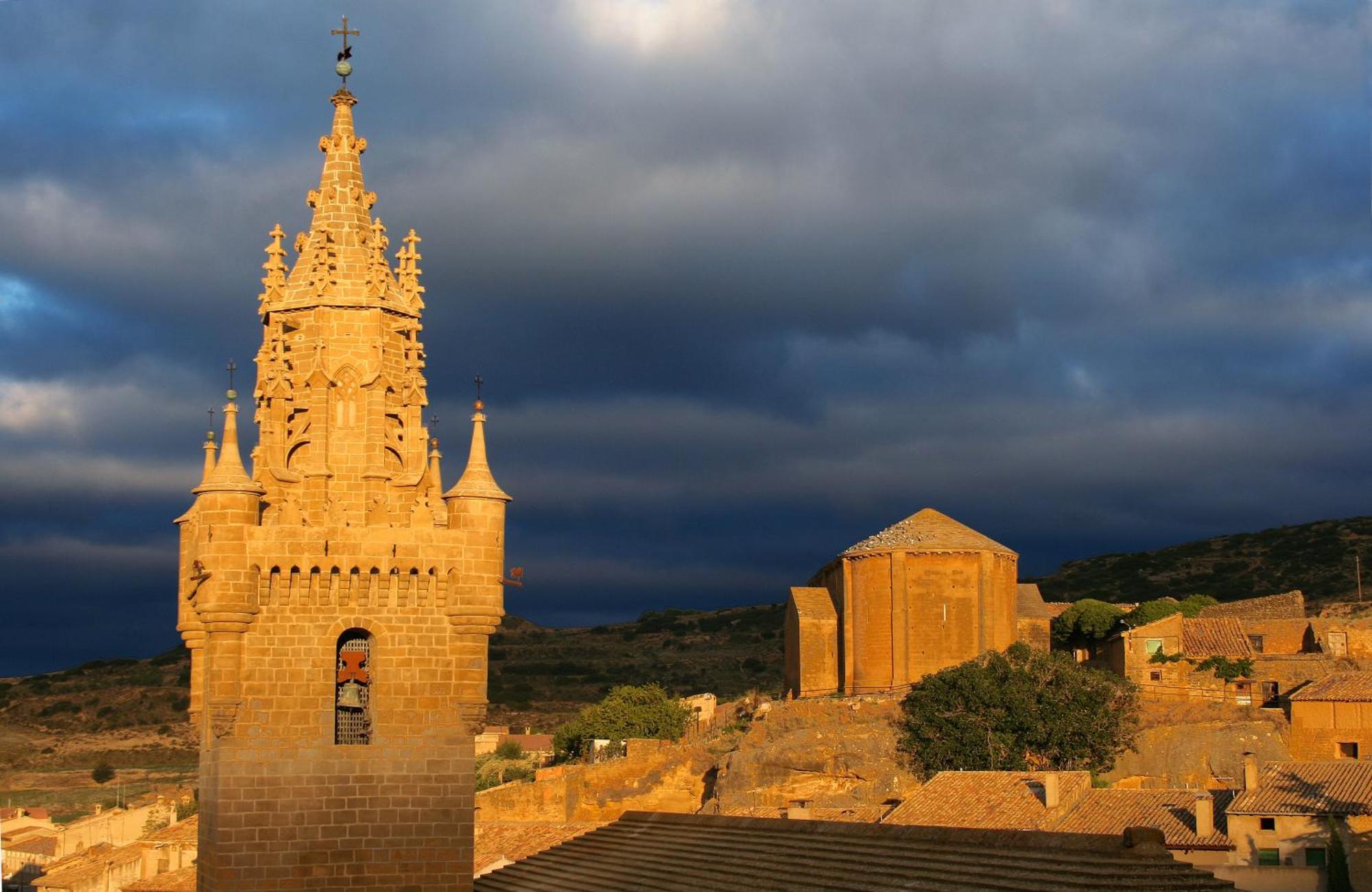 Apartamentos Uncastillo מראה חיצוני תמונה